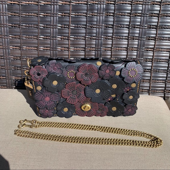 *SOLD* Coach Tea Rose Dinky in Black Purple with Brass - Picture 13 of 15